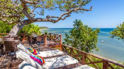Inhaca Island Self Catering - Nahyeeni Private Lodge
